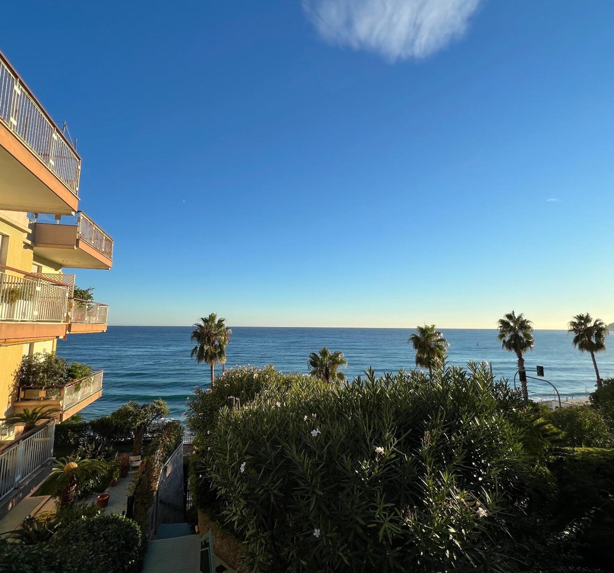 Tre Ponti Beach Apartment - Terrazzo Vista Mare Sanremo Exterior photo
